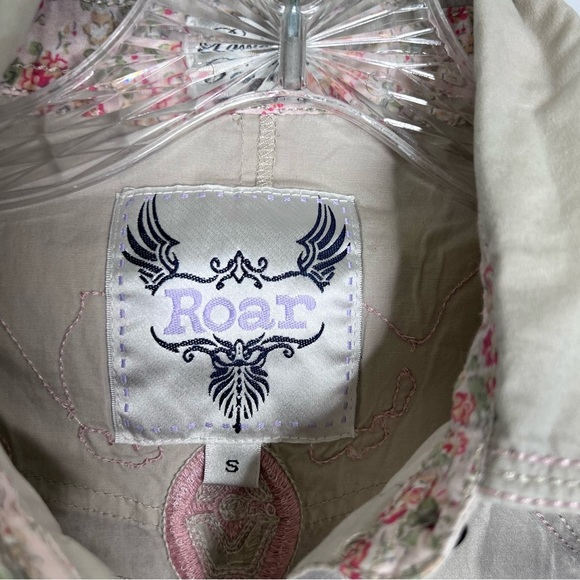 Roar Shirt Womens Small Button Up Embroidered Western Cowgirl Floral Cream Gray - Picture 2 of 8